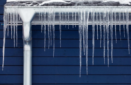 Gutters & Downpipes Plumbing For Winter
